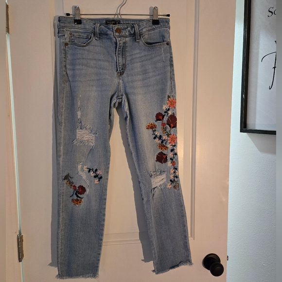 Abercrombie & Fitch Floral Embroidered Harper Low-Rise Ankle Skinny Jean 29/8 - Picture 1 of 7